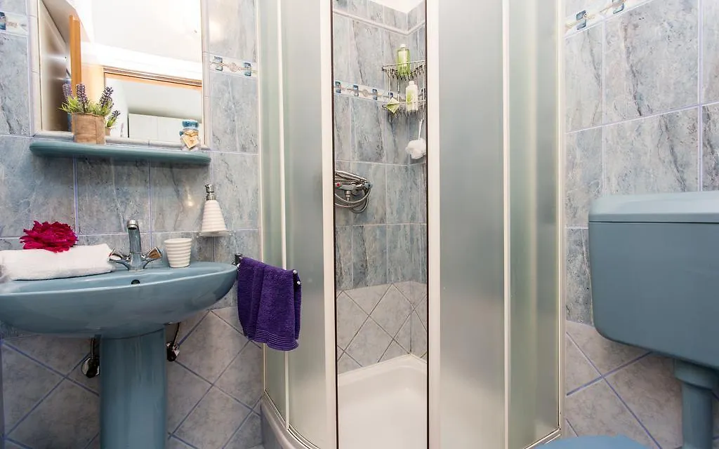 Guesthouse Grzetic Šilo 2*,  Kroatien